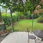 Avec Terrasse Et Tonnelle