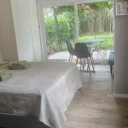 Avec Terrasse Et Tonnelle *