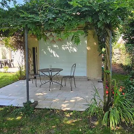 Avec Terrasse Et Tonnelle Апартаменты Parempuyre