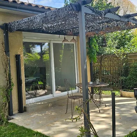 Апартаменты Avec Terrasse Et Tonnelle *