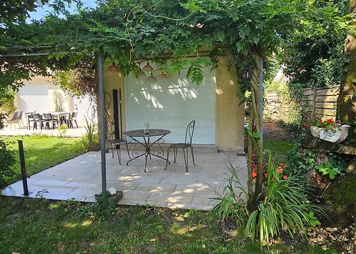 Avec Terrasse Et Tonnelle דירה Parempuyre