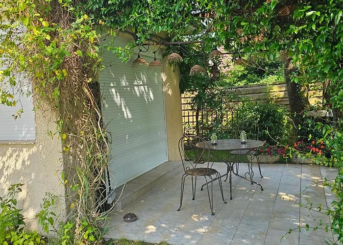 Avec Terrasse Et Tonnelle דירה *